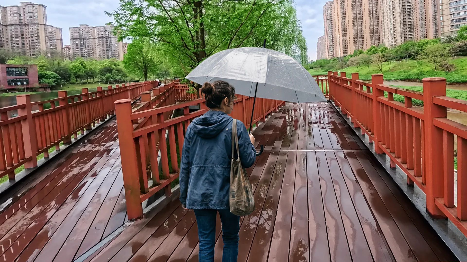Changsha riverside walk after rain, atmospheric 4K Slow TV, ambient city soundscape
